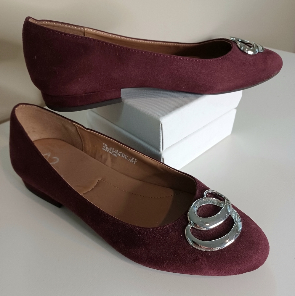 AEROSOLES Elegant Burgundy Flats with Silver Accent
